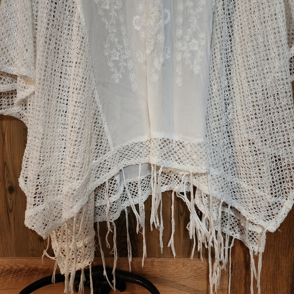 Lacy fringe tunic - Picture 2 of 4